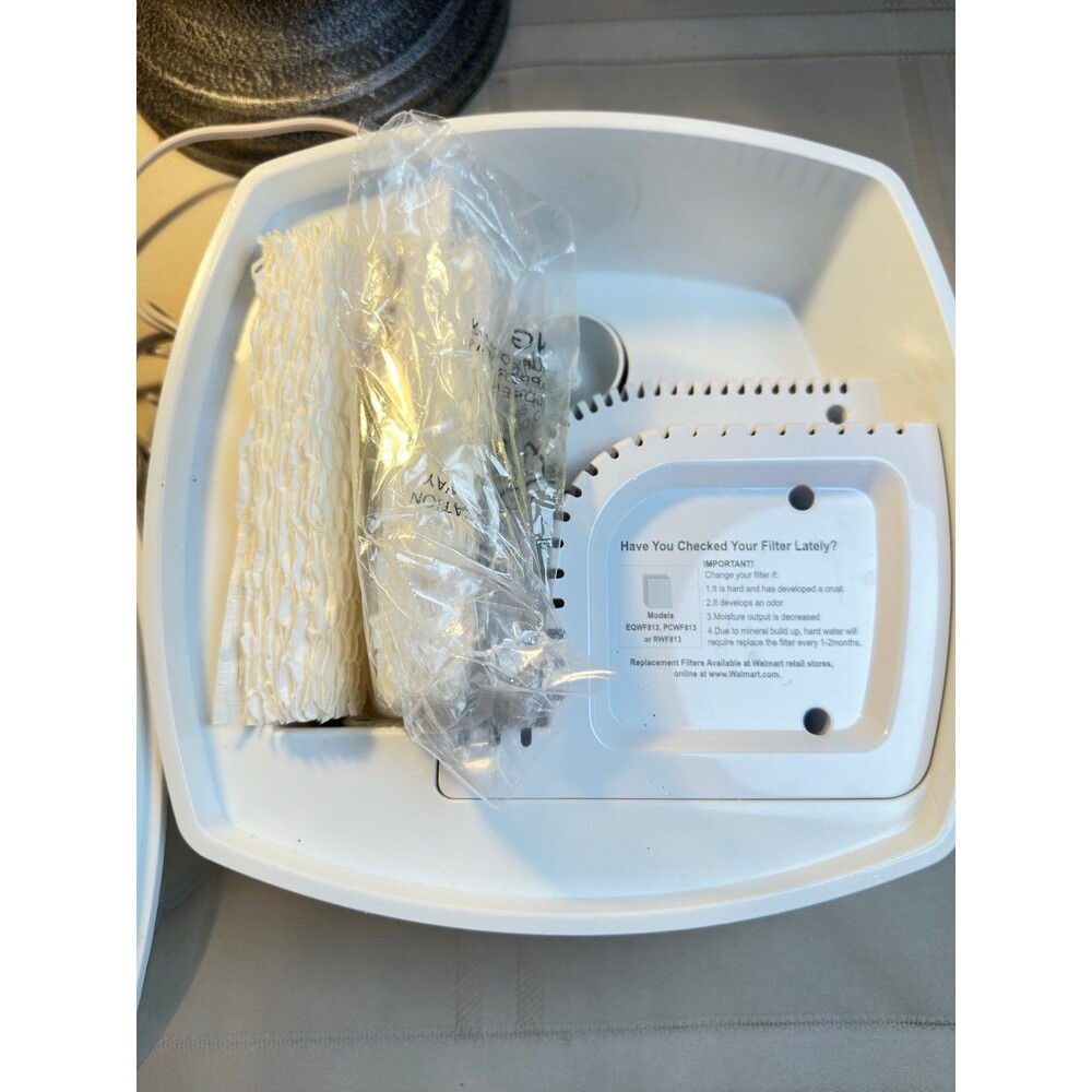 Equate Humidifier - Picture 11 of 11